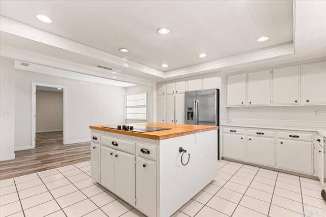 Building Photo - 25175 Hereford Dr