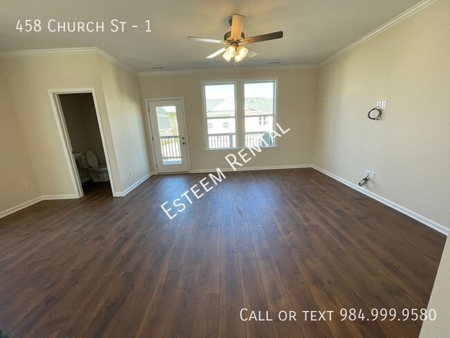 Building Photo - 458 Church St