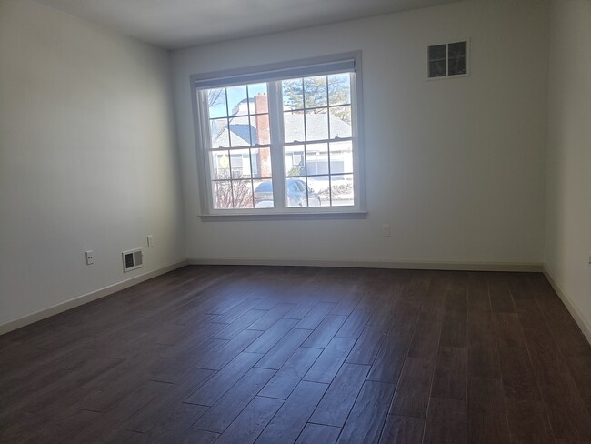 Primary Bedroom - 111 Country Club Dr
