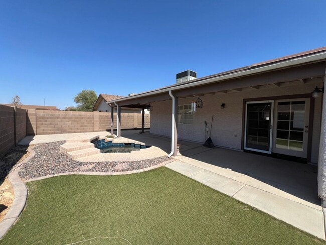 Building Photo - 3 BEDROOM HOME IN THE FOOTHILLS WITH A SPA!