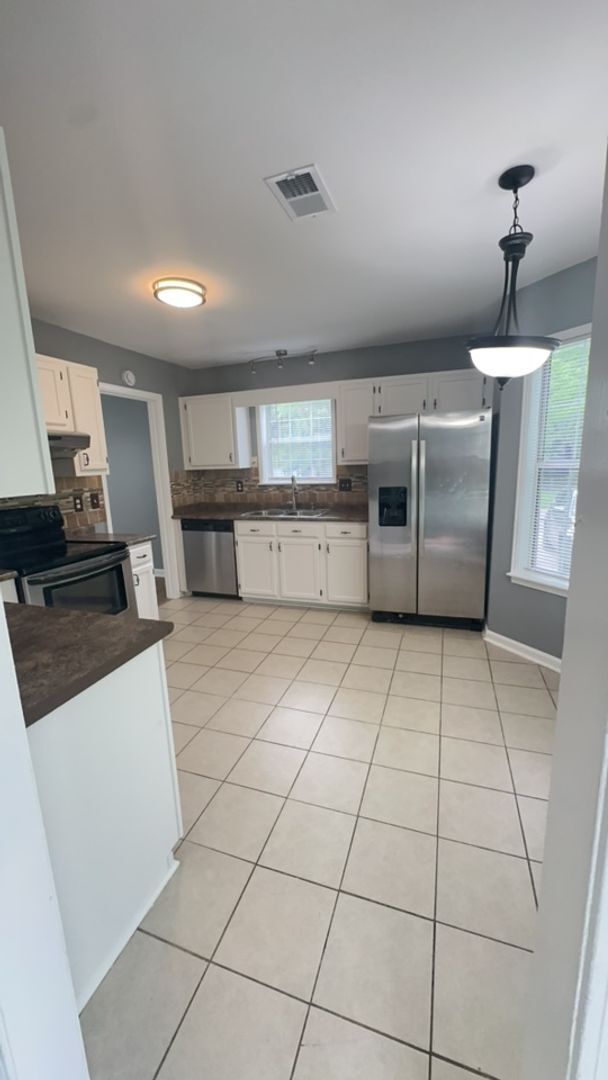 Building Photo - Beautiful Home for rent!