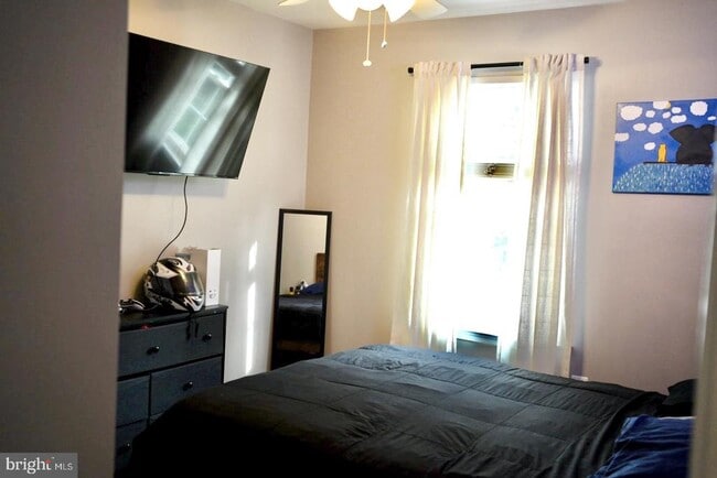 Building Photo - 537 Congressional Dr
