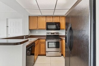 Building Photo - ONE BEDROOM ONE BATHROOM! WATERFRONT COMMU...