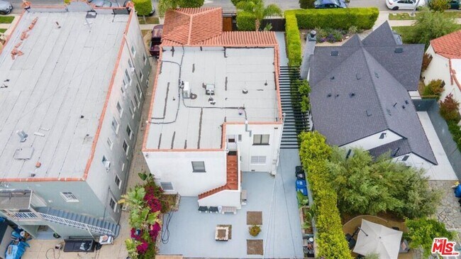 Building Photo - 1435 Ridgeley Dr