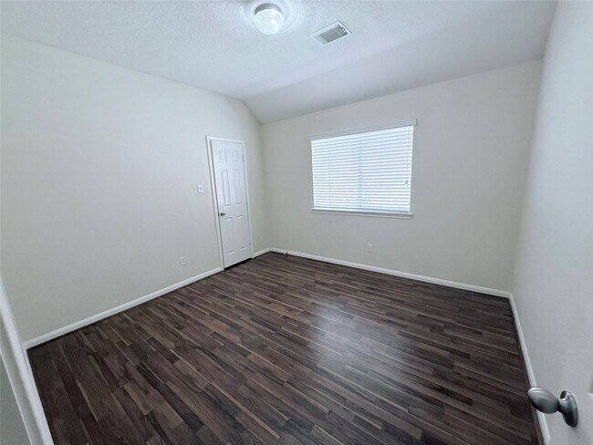 Building Photo - 4010 Tigris Ridge Dr