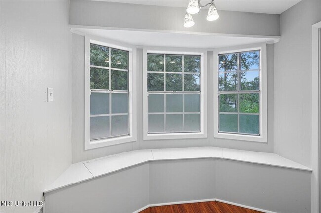 Building Photo - 23 Fox Glen Cir