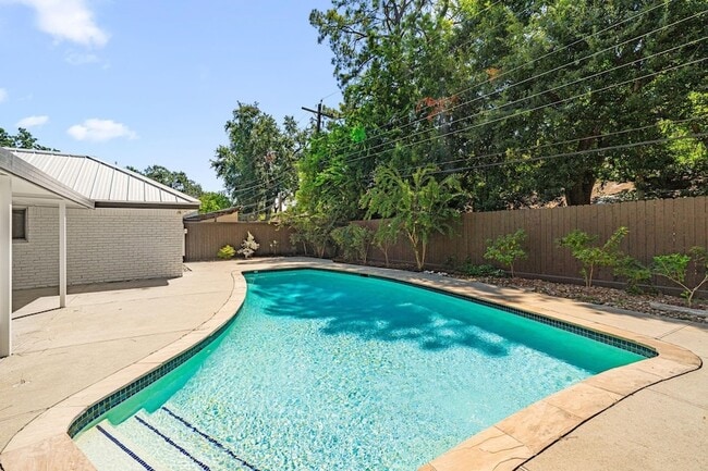 Building Photo - 10115 Moorberry Ln