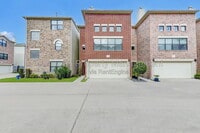 Building Photo - 650 Westcross St