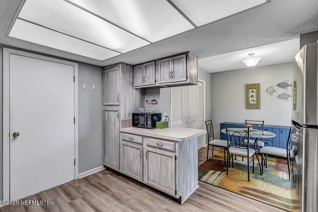 Building Photo - 1908 Sea Oats Dr