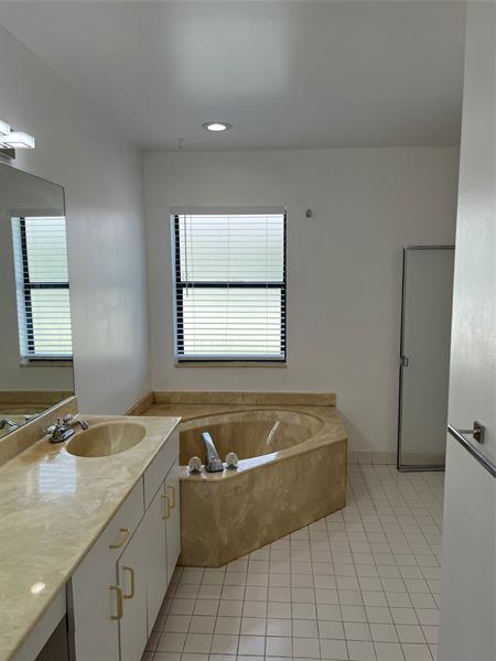 Building Photo - 371 Mohawk Ln