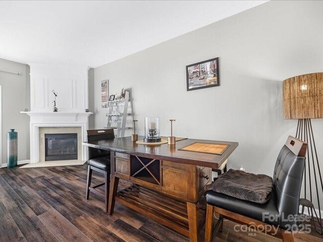 Building Photo - 10436 Winslet Dr