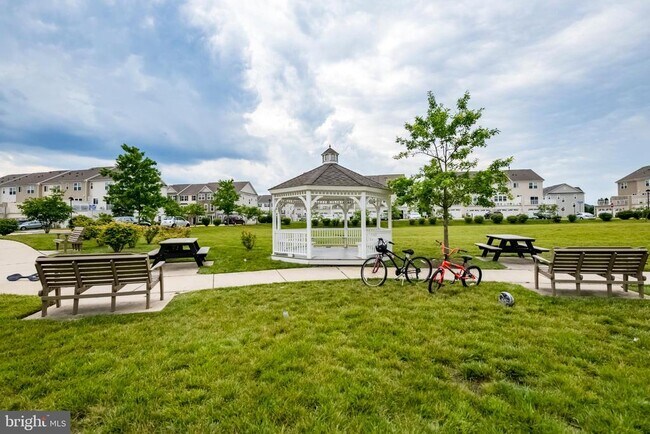 Building Photo - 44104 Turf Field Square