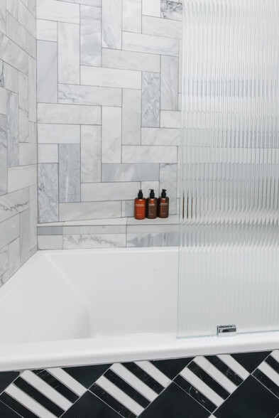 Building Photo - 1508 Pleasant St