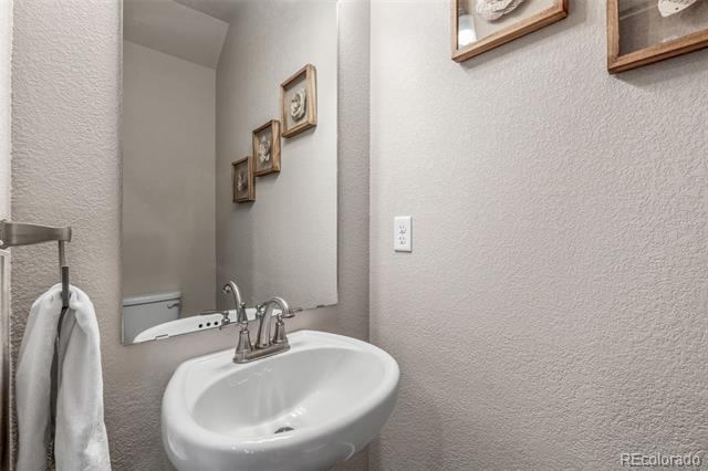 Building Photo - 5784 Dakan Lp