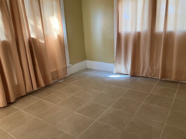 Building Photo - 312 S Mechanic St