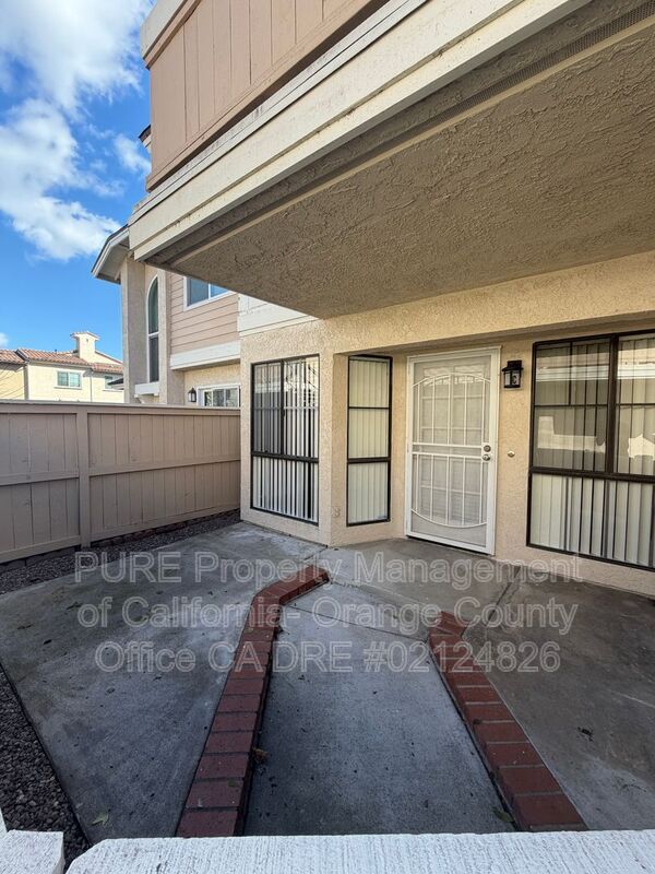 Building Photo - 12635 Briarglen Loop