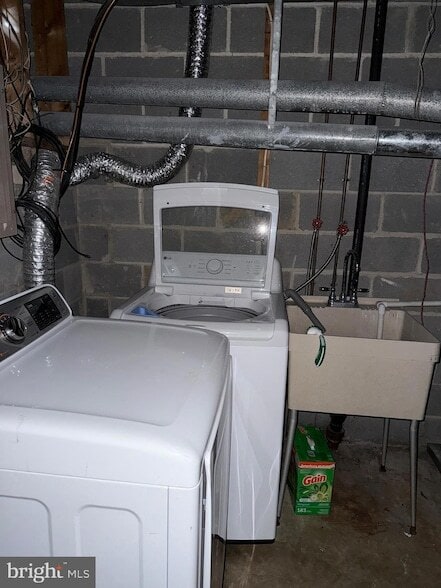 Building Photo - 9 Autumn Hill Way