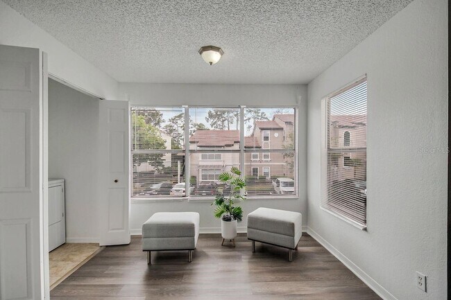 Building Photo - 582 Good Life Wy