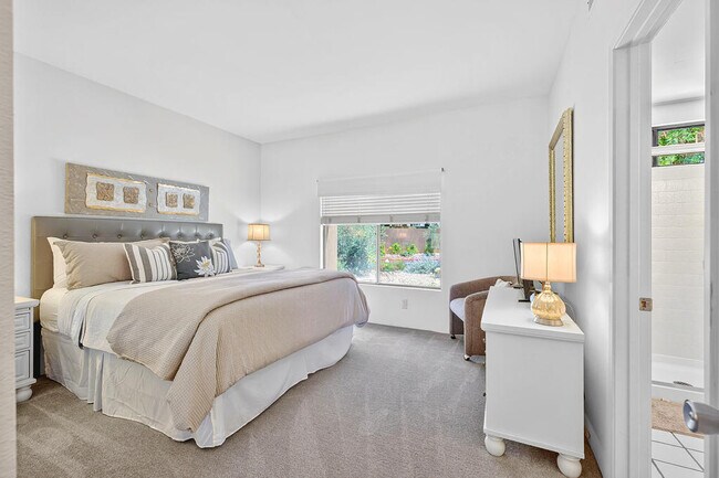 Building Photo - 55105 Oak-Hill