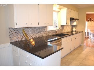 Building Photo - Quiet and Private Set in Forested Neighbor...