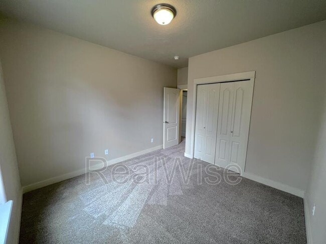 Building Photo - 835 Nutcracker Dr