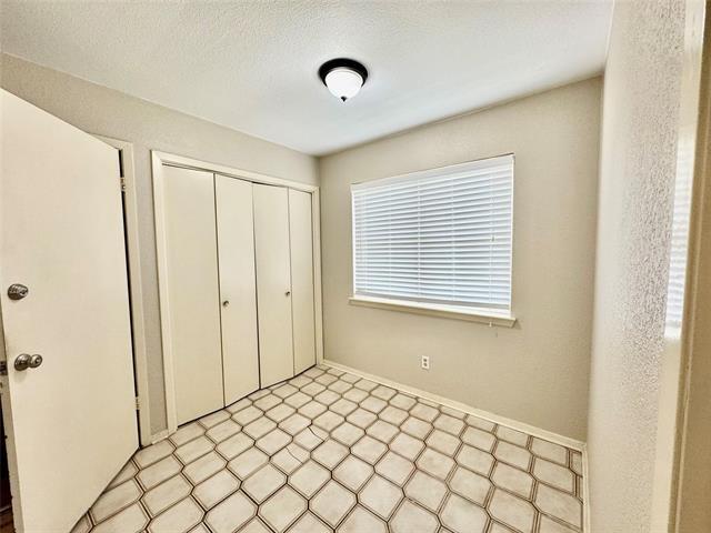 Building Photo - 419 Shady Brook Dr