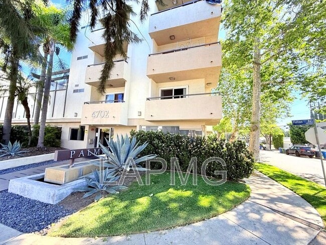 Building Photo - 4702 Fulton Ave