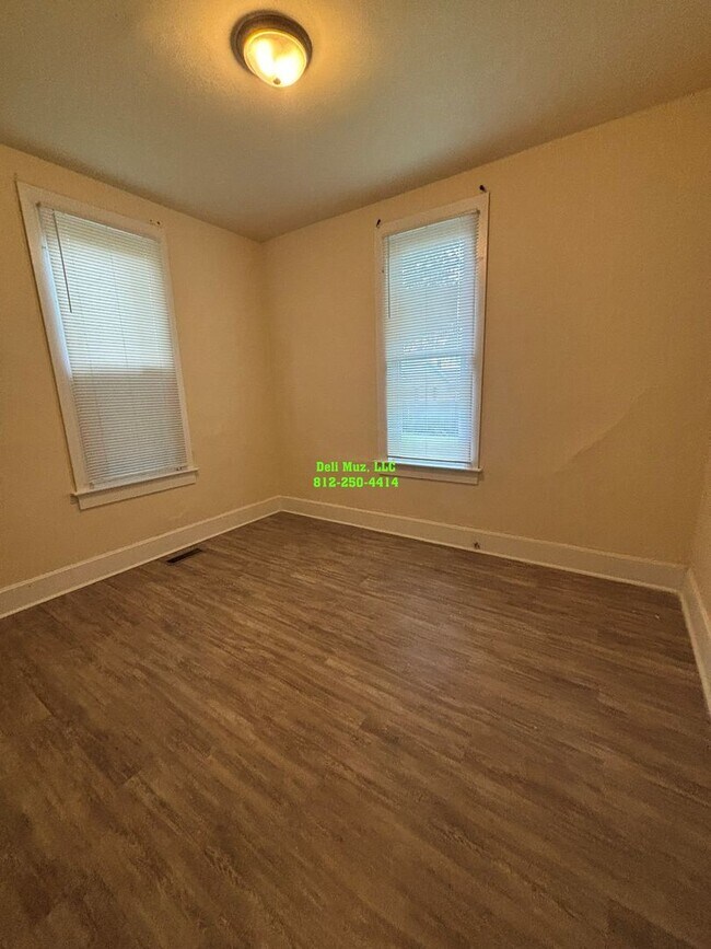 Building Photo - 213 Taylor Ave