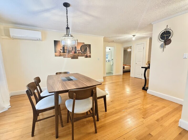 Building Photo - 760 Lynn Fells Pky