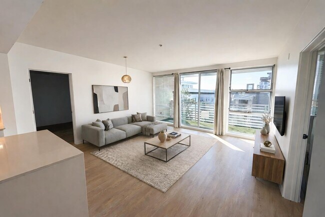 Building Photo - 3100 Sixth Ave