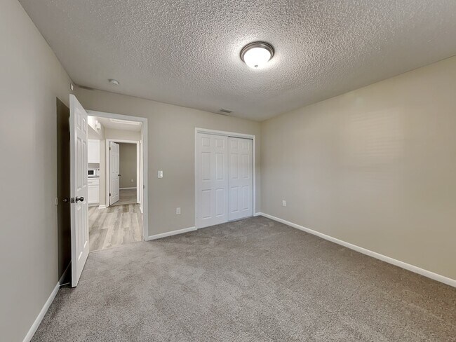 Building Photo - 150 Eldorado Dr