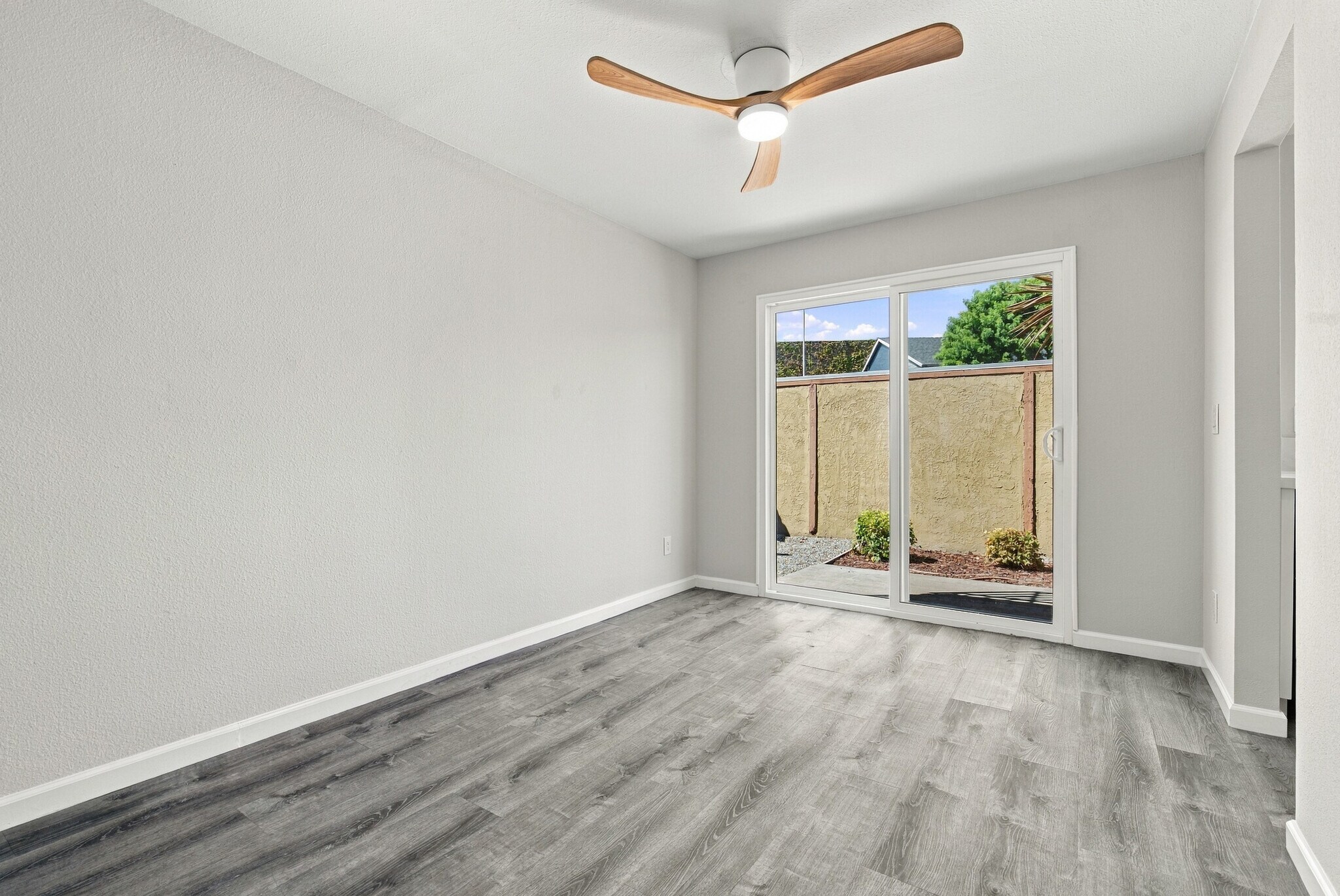 Building Photo - 3005 Jeffrey Dr
