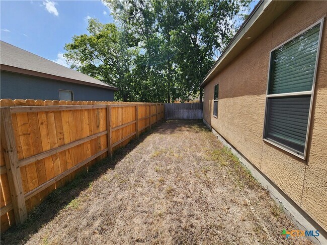 Building Photo - 228 Anne Louise Dr
