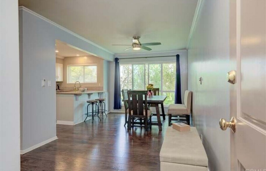 Building Photo - 3220 Merrill Dr