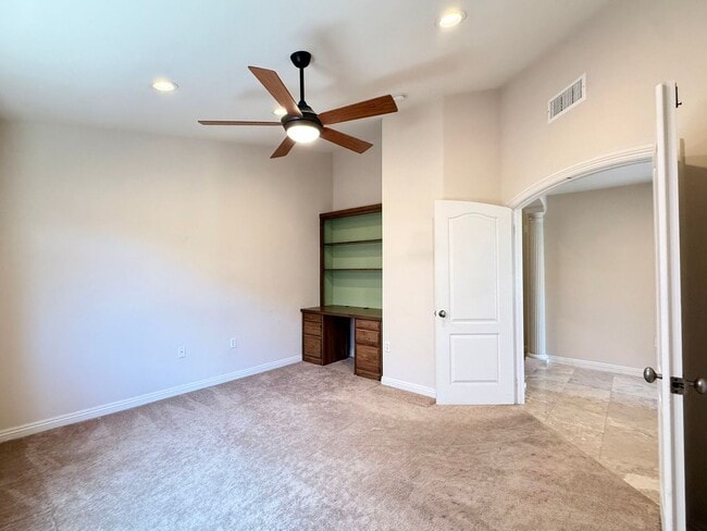 Building Photo - Four Seasons 55+ – Beautifully Upgraded wi...
