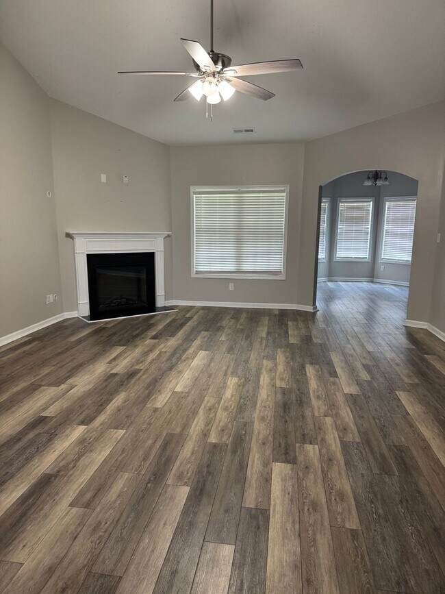Building Photo - 157 Prelude Dr