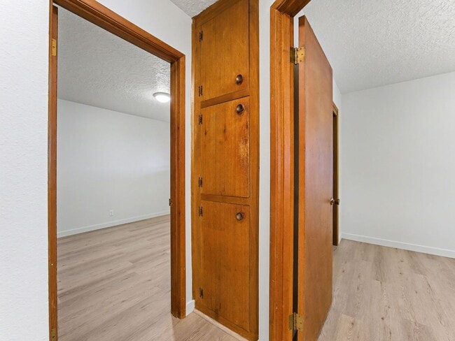 Building Photo - CHASD02