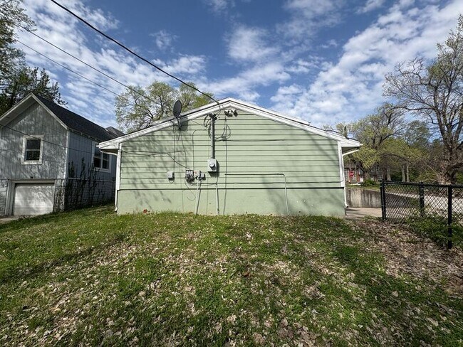 Building Photo - 2117 N 3rd St