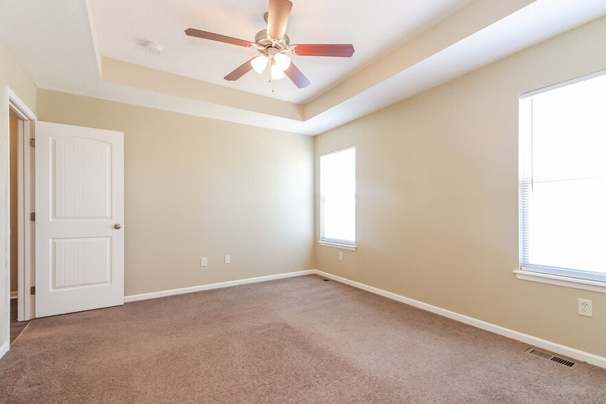 Building Photo - 702 Hibiscus Dr