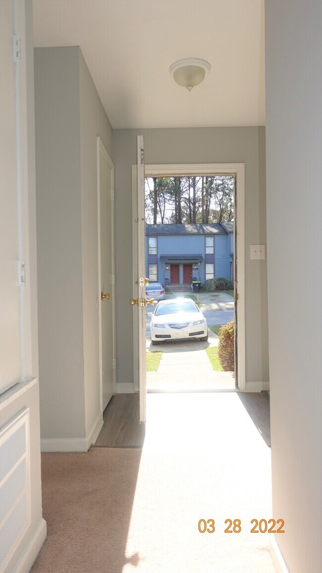 Building Photo - 5725 Aftonshire Dr