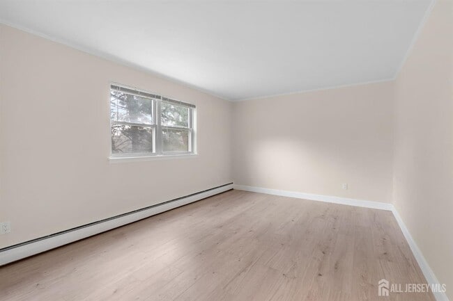 Building Photo - 289 Main St