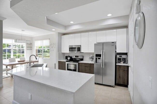 Building Photo - 8246 NW 127th Ln