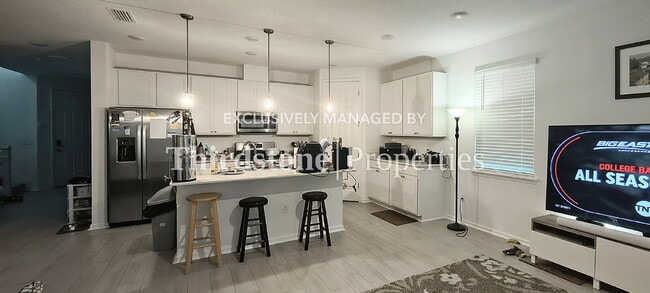 Building Photo - 8225 Cedar Run Ln