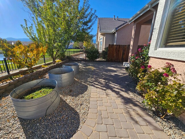 Building Photo - Beautiful Executive Home In Gated Community