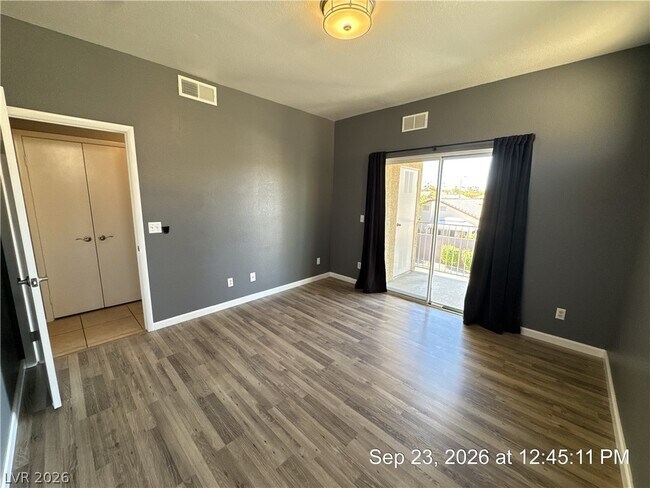 Building Photo - 251 S Green Valley Pkwy