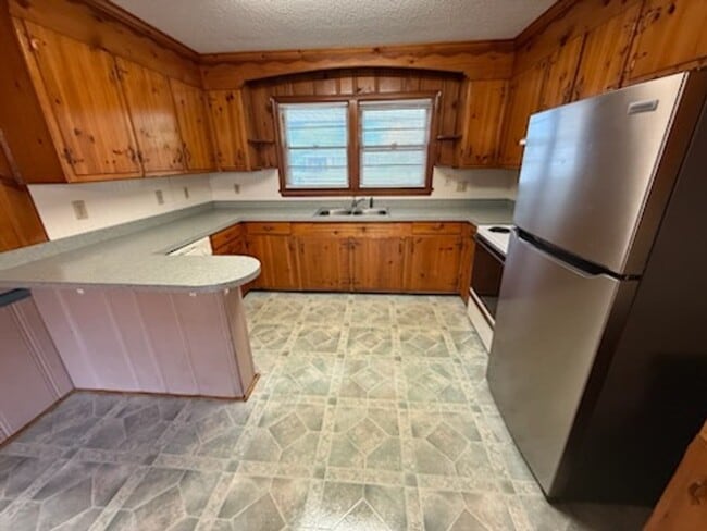 Building Photo - 1235 Evergreen Avenue