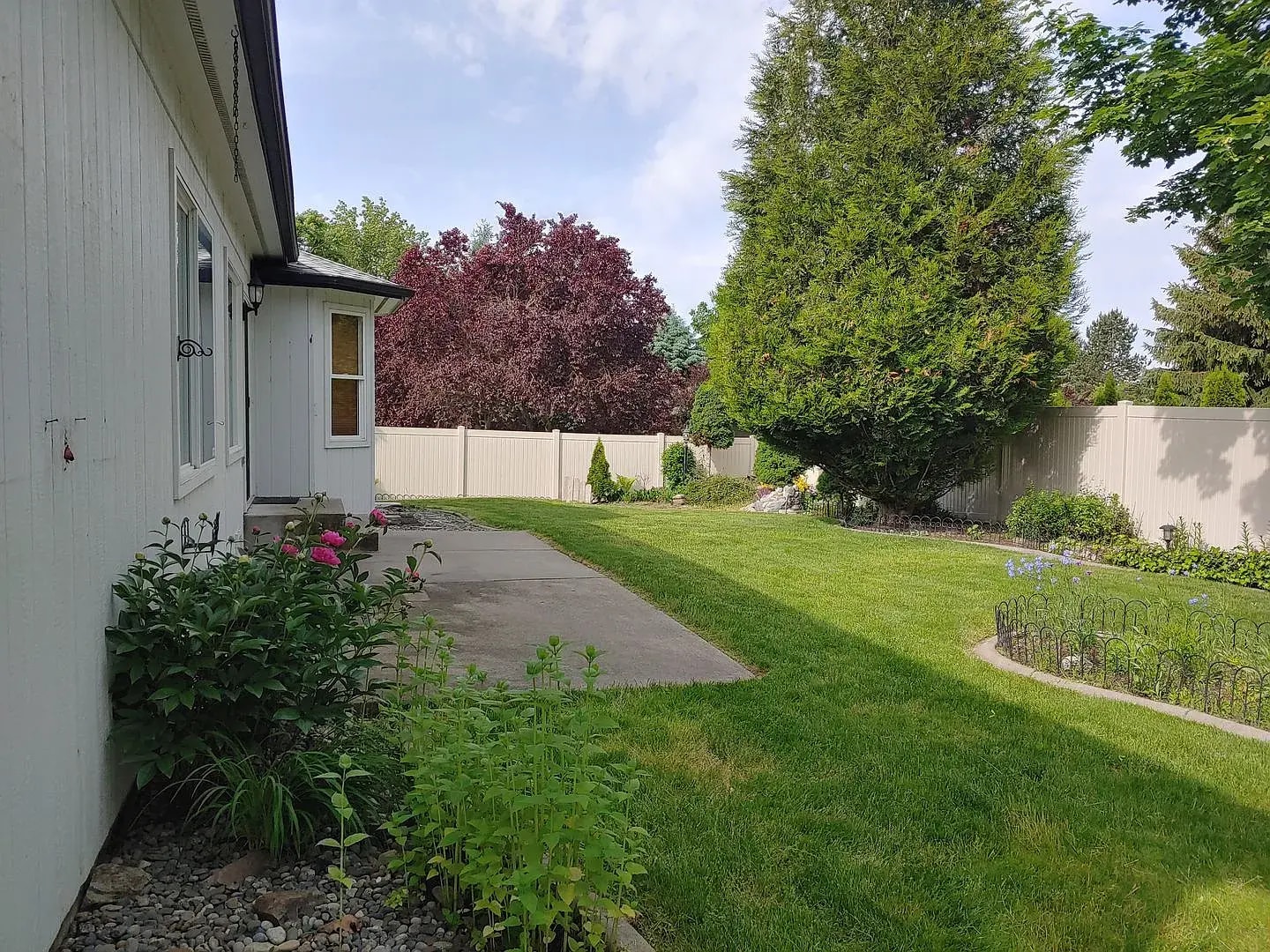 Building Photo - 5765 N Stafford Rd