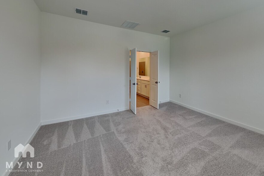 Building Photo - 1718 Milton Dr