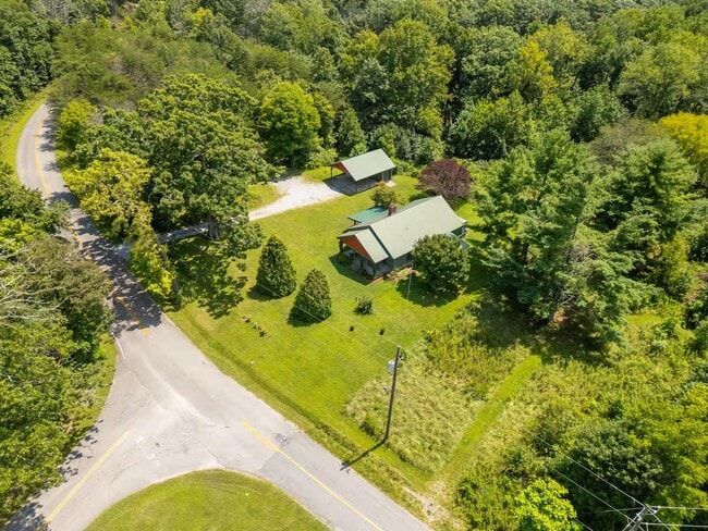 Building Photo - 3229 Plum Nelly Rd