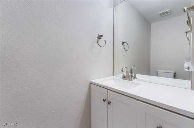 Building Photo - 8516 Summer Vista Ave